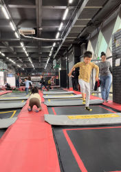 -零重力蹦床空间·滑梯·海洋球·团建(奥特莱斯店)