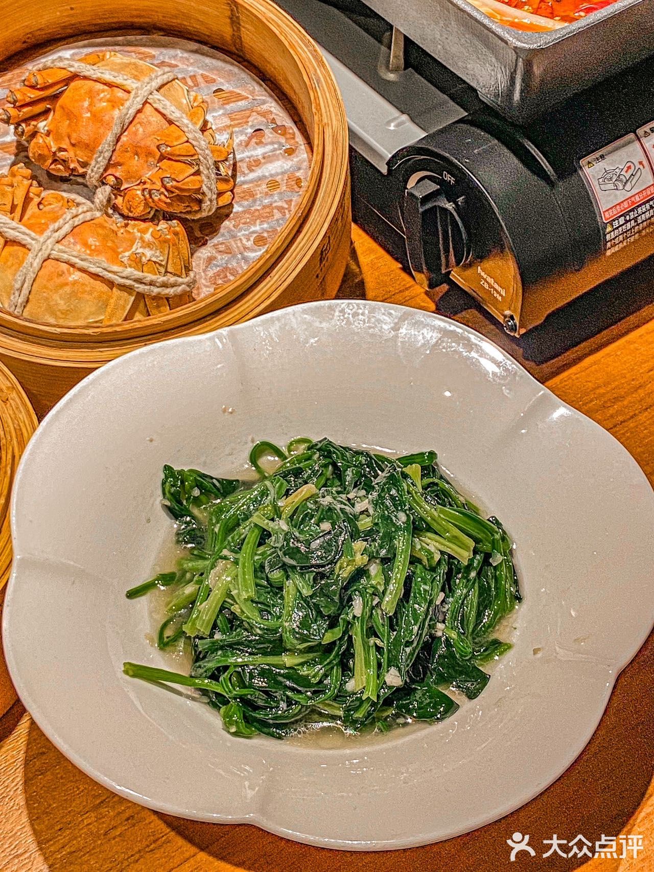 一口下去真的yyds！️火焰铁板烤鲈鱼 鱼超大一份！