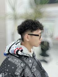 -尤司男士国潮理发馆