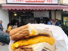 咸牛肉厚蛋多士-世记咖啡(氹仔外卖店)
