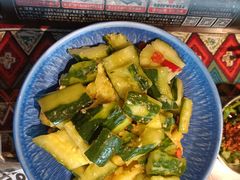 凉拌拍拍黄瓜-火塘云南烧烤大排档