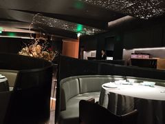 -左庭右院鲜牛肉火锅黑金店(陆家嘴中心店)