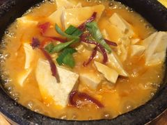 -云海肴·汽锅鸡·云南菜(天山百盛优客店)