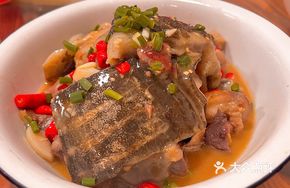 Pig Trotter Stewed with Softshell Turtle