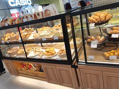 面包甜点陈列柜-可颂坊(中心书城店)