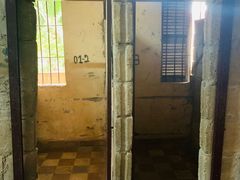 -吐斯廉屠杀博物馆