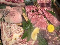 -山川小町·极番烧肉(新地假日广场店)