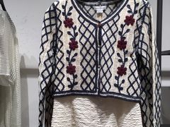 -URBAN REVIVO(高德置地广场·春广场店)