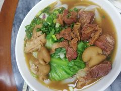 牛腩拼猪肠河粉-珍珍小食店(西华路店)