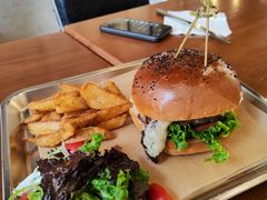 招牌牛肉汉堡-UPPER KITCHEN(延安路店)