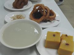 豆汁焦圈-老磁器口豆汁店(天坛店)