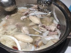 椰子鸡-三个椰子·现砍椰子鸡(金源CBD店)