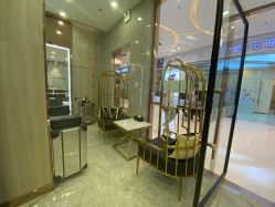-Meng Lang 梦郎白金店
