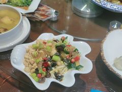 -东来菜馆•手抓海鲜家常菜•海鲜锅贴(鸽子窝店)