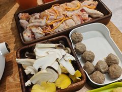 野生菌四拼-菌小白·野生菌火锅(时尚天河店)