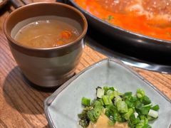 -野山舂·贵州现舂酸汤火锅(鸿通城店)