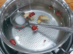 力哥椰子水锅底-力哥地道海南菜·联谊文昌鸡老店