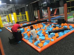 -蹦贝运动中心·蹦床·攀岩·闯关(龙岗店)