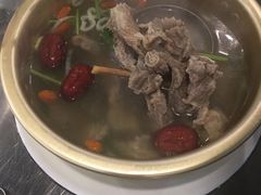 -马路牙子烧烤音乐酒馆(望京店)
