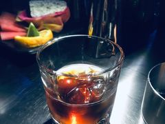 -简奥斯汀·赫本酒吧