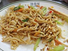 瘦肉炒粉-津可佳·和树银海杂粮