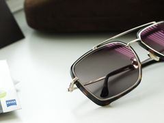 -目艮眼镜SHOWROOM(品牌集合店)
