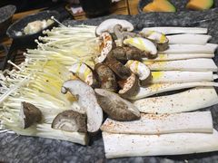 蘑菇家族-木槿花开烤肉店(盐河南路店)