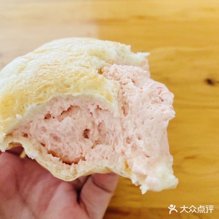 越越の分享 | 711也有冰面包啦～[调皮]