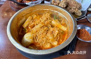 Cheese Ramen with Rice Cake