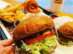 -The Habit Burger Grill 哈比特汉堡(复兴soho店)