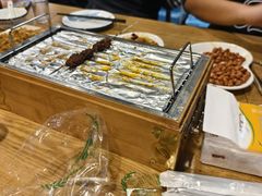 -烤满分·东北烧烤(首经贸店)