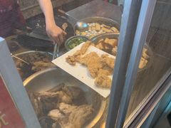 -松树干拌面店