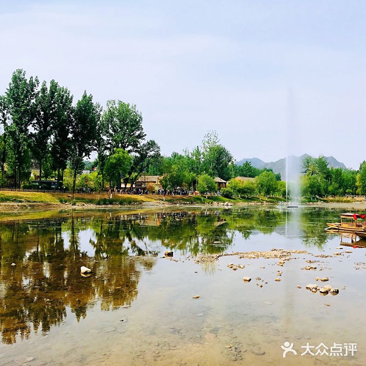 北方的“小黄山”，玻璃栈道让你心惊胆跳