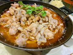 自制泡菜牛蛙锅-付掌柜在成都·热炒砂锅集(金禾店)