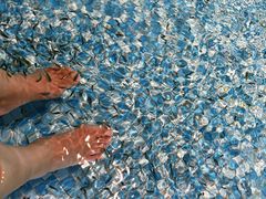 -涨巢·潮玩水疗局