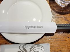 -苹果树下艺术餐厅(宋庄店)