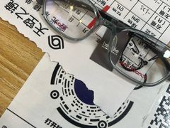 -天空之镜眼镜店蔡司依视路配镜授权零售店(望京颐堤港店)