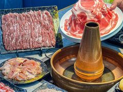-洞庭洲·防空洞火锅·铜锅涮肉·烧烤(新百广场店)