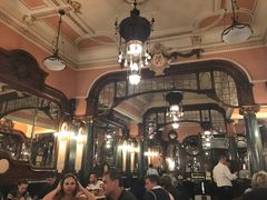 -Majestic Café