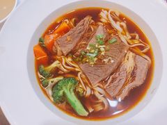 -康师傅私房牛肉面(马泉营奥莱店)