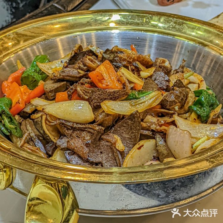 聚餐来这|烤全羊给我香迷糊了外酥里嫩