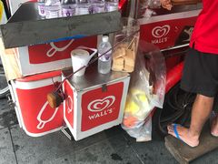 -詹爷爷乌节路街头冰淇淋
