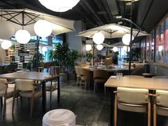 大堂-日进一片海.生腌海鲜火锅.宵夜烧烤(三里屯总店)