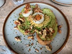 牛油果煮蛋吐司-RAC BAR(安福路店)