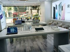 -荣耀授权专卖店(黄浦浙江中路店)