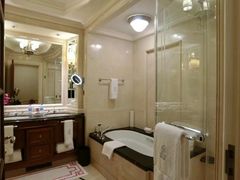 -广州富力丽思卡尔顿酒店