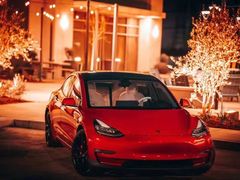 -TESLA 特斯拉(上海太古汇体验店)