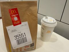 -麦当劳(上海虹桥站30B检票口楼上)