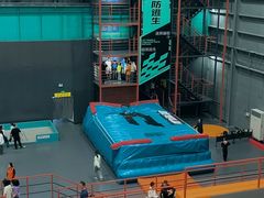-极限PLAY运动娱乐新世界·团建派对潮玩休闲馆·室内蹦极高空游乐园
