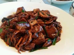 红烧肉炖八爪鱼-海天一色海景自助餐厅(西港花园店)